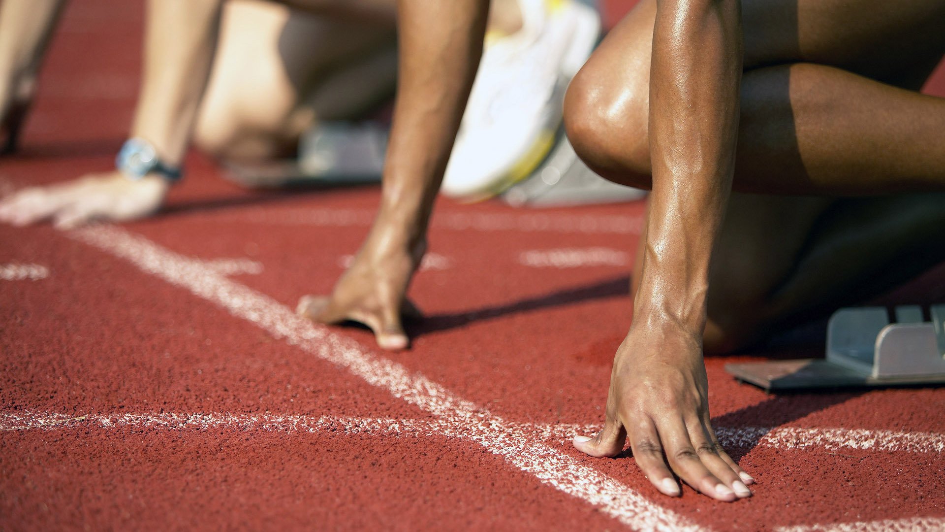 体育文化跨界联名吸引年轻群体关注，体育跨界运动员