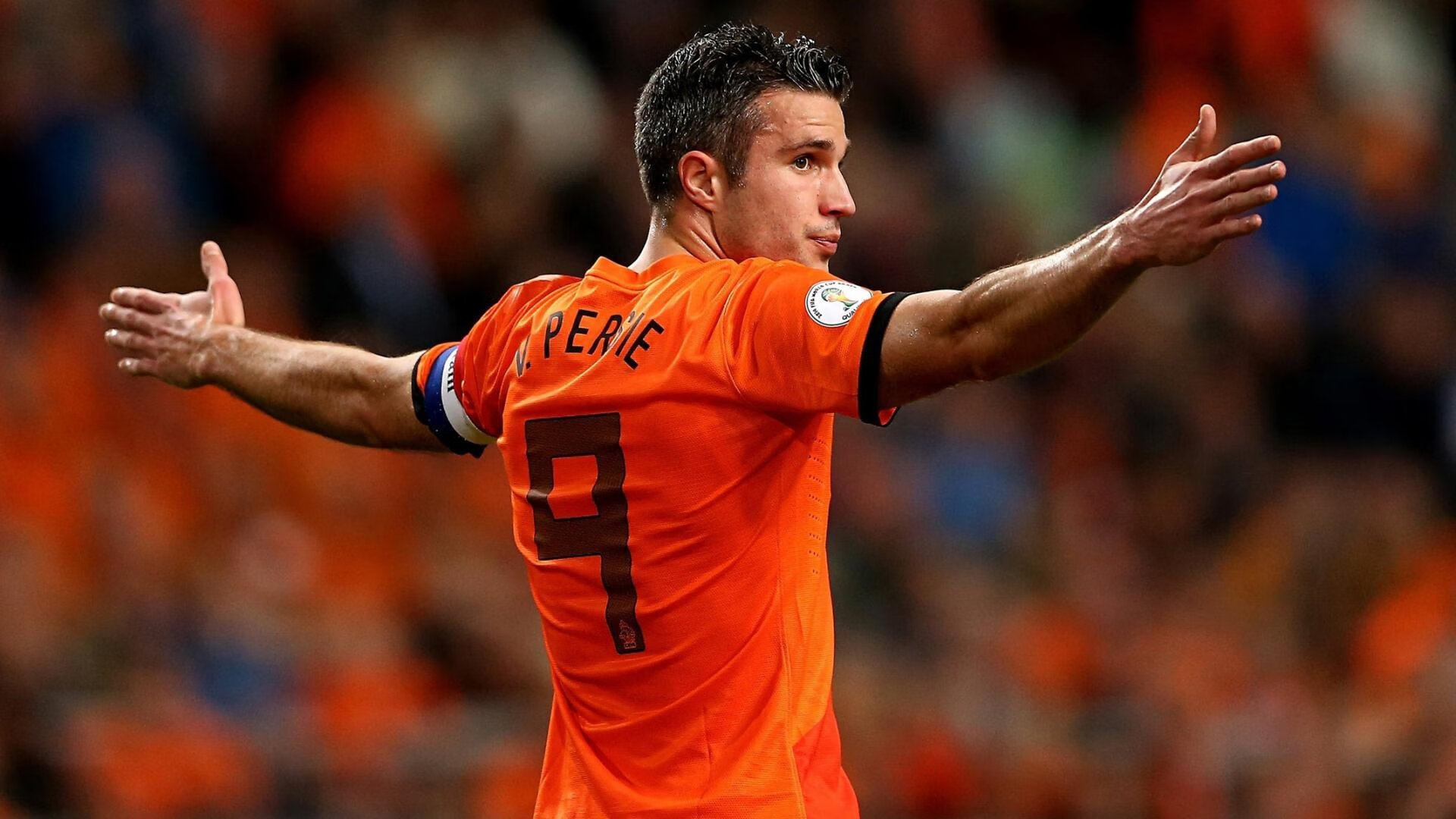 西甲裁判使用AI语义标注提升异地裁判员协调能力，意甲裁判服赞助商